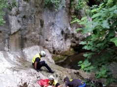 RESCATAN A UN HOMBRE EN EL BARRANCO DEL RÍO NAVEDO liébana