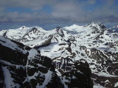 Fallece un montañero al resbalarse a causa del hielo en el Pico Curavacas curavacas